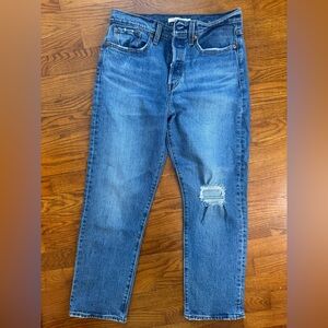 Levi’s Wedgie Straight Distressed Jeans with Button Fly 
in Jive Tone
